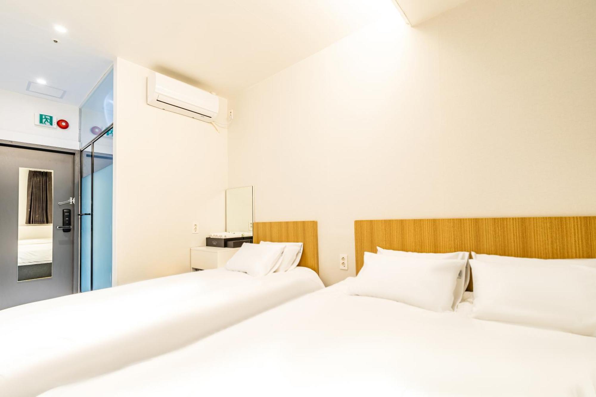U Stay Myeongdong Seoul Exterior photo
